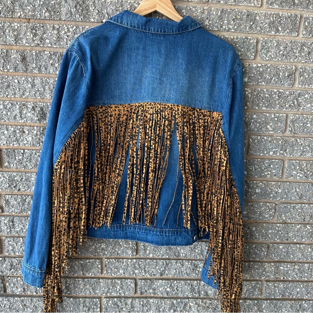 NWT Women’s Scully Fringe Cotton Blend Leopard Cheetah Western Denim Jacket XL - Picture 4 of 13